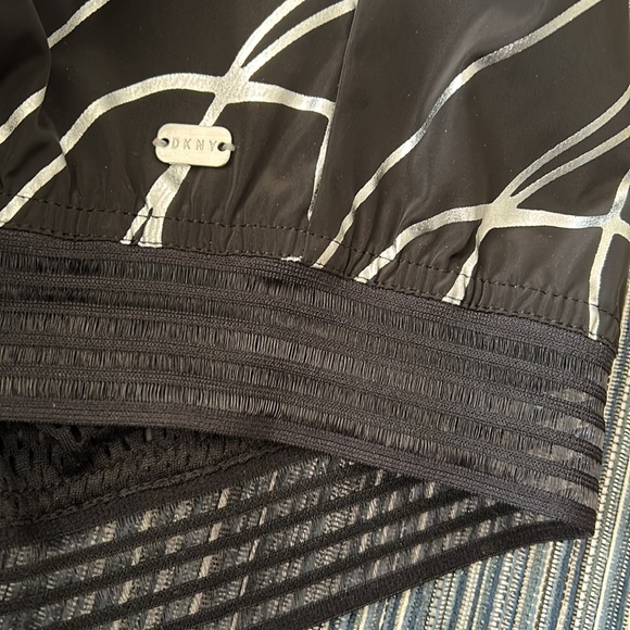 DKNY Sport Women’s Metallic Print Black Cropped Bomber Jacket Athliesure Size M - Picture 5 of 7